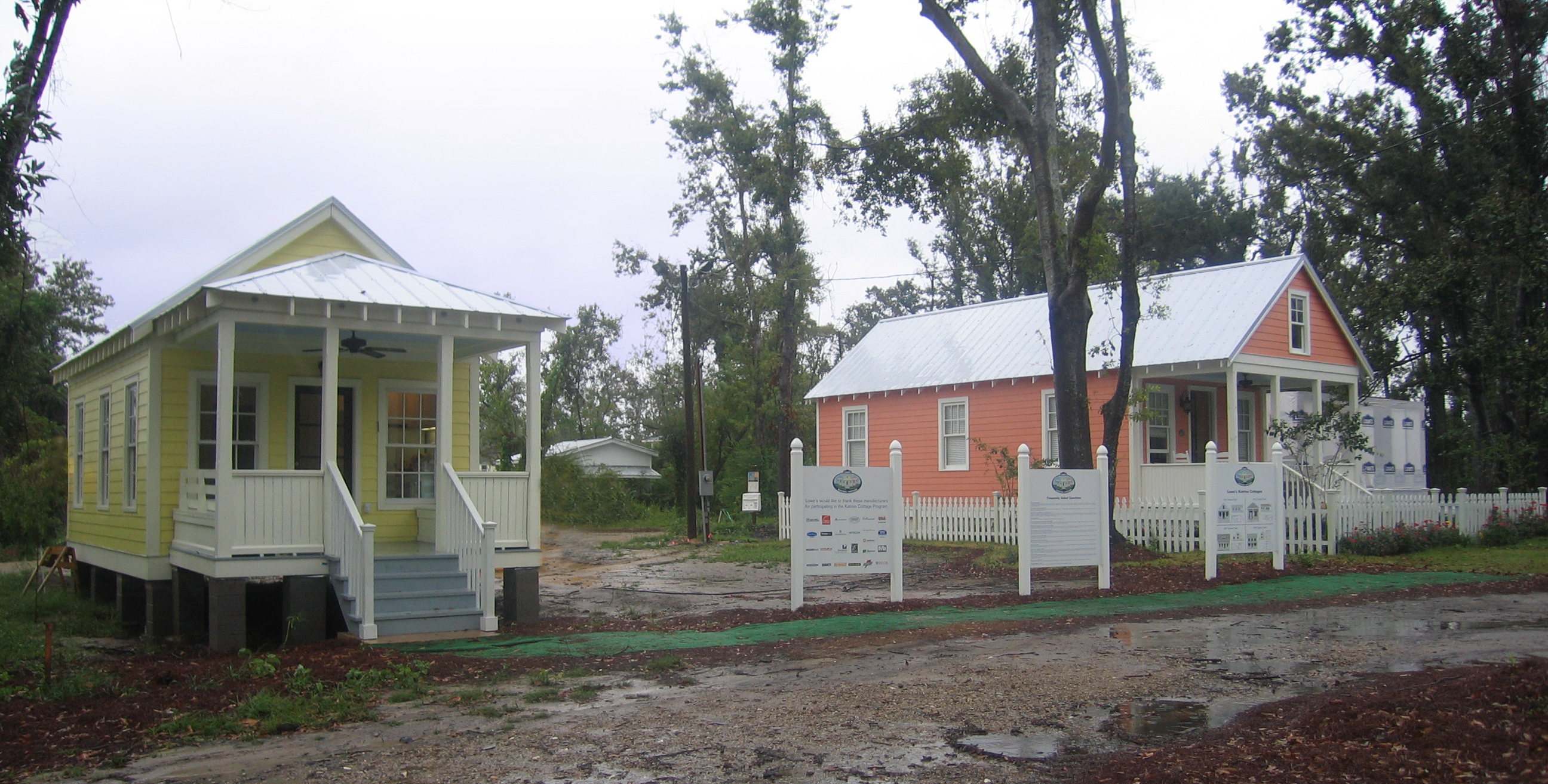 Katrina Cottage Square: 308 sf, 544 sf Lowe’s house kits.